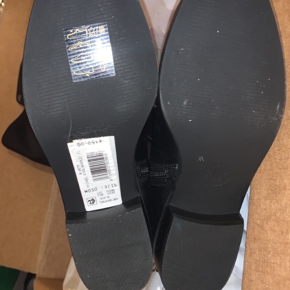 Size 5 Womens MK boots. OBO. Never been worn - Picture 1 of 6